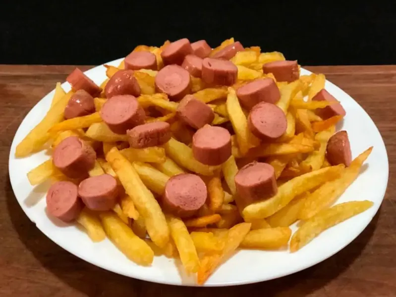 Salchipapa